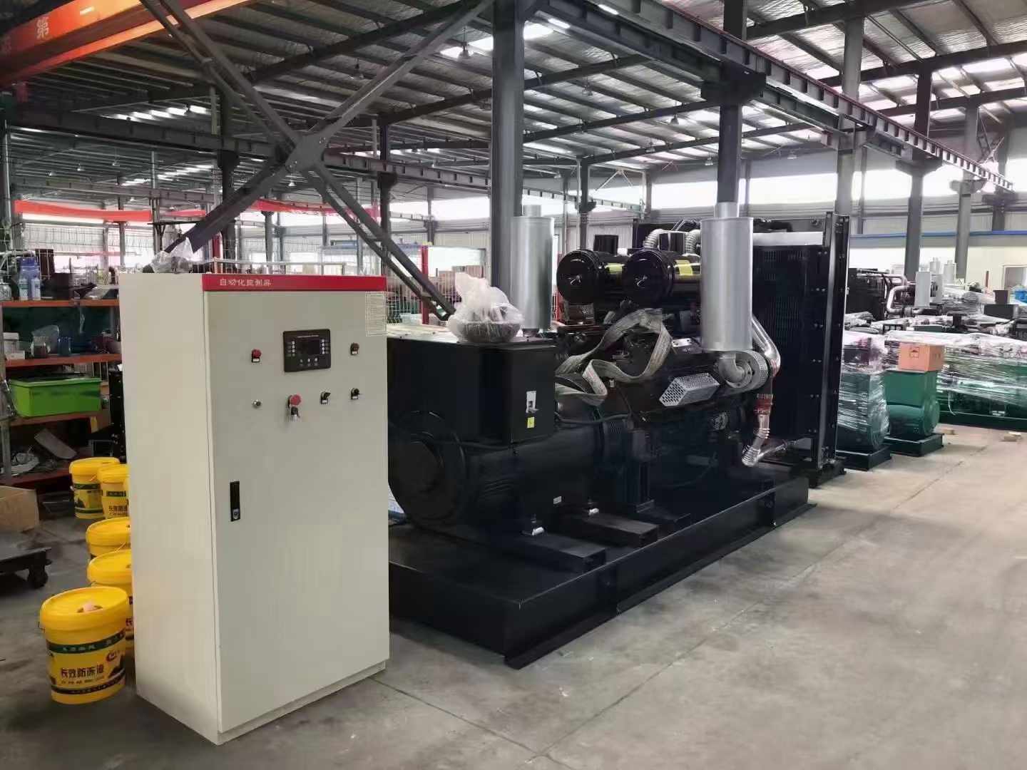 城区柴油发电机运行时的噪音和振动水平如何？